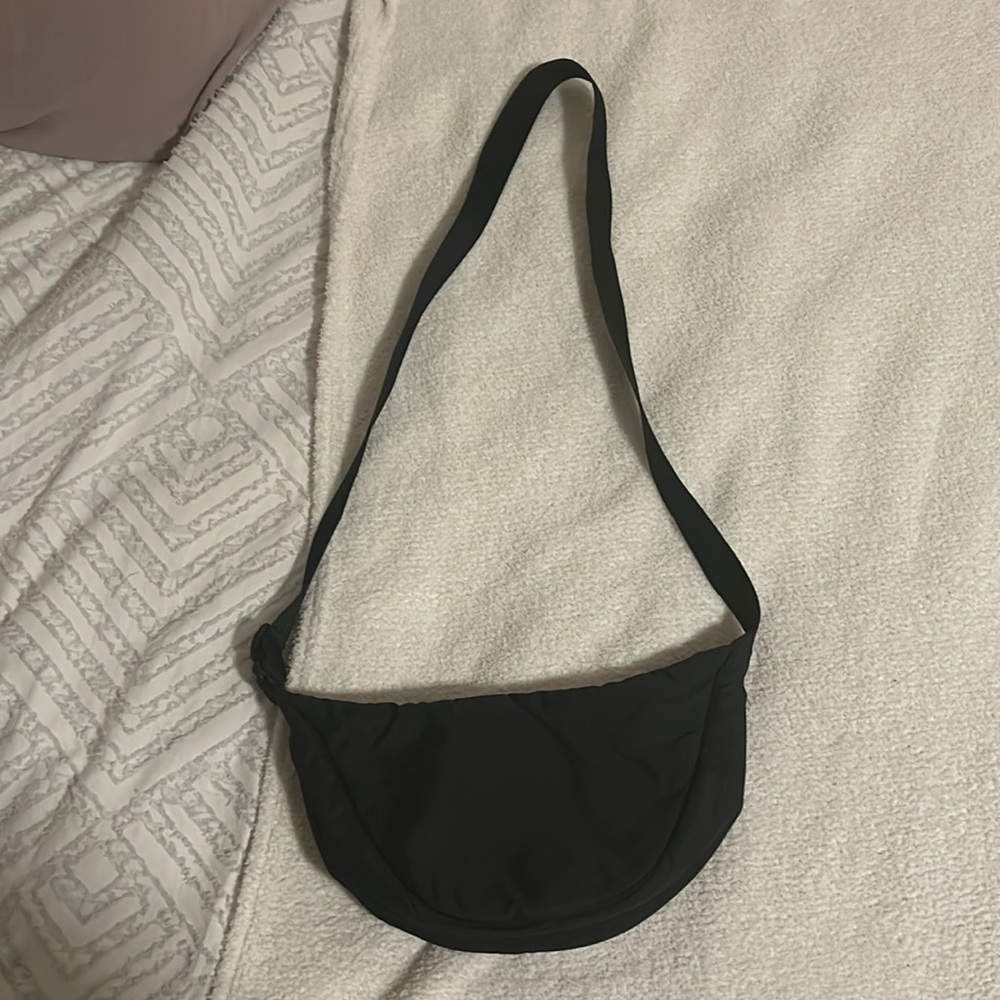 Round mini shoulder bag